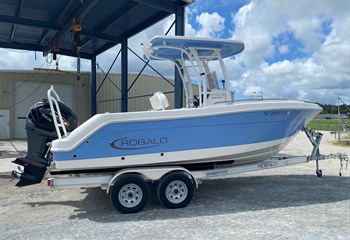 2023 Robalo R222 Explorer  Boat